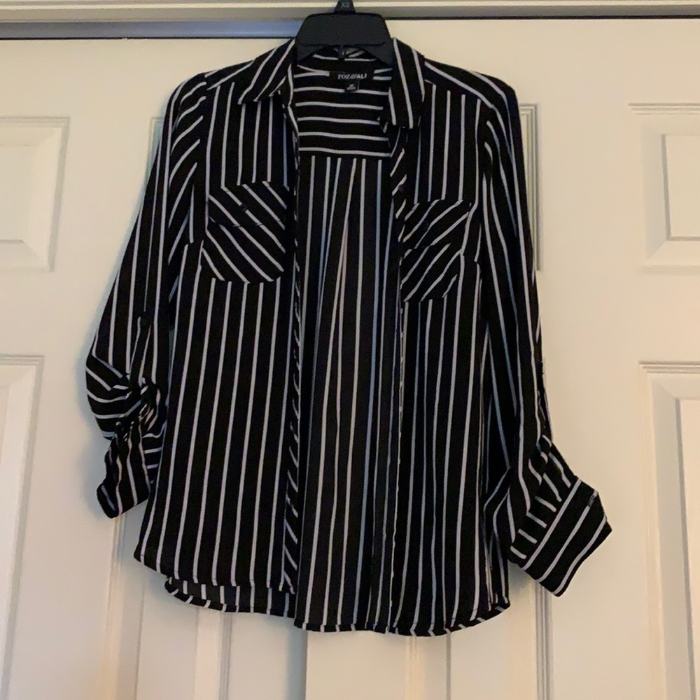 Roz & Ali Size XS Black & Cream Stripe Blouse